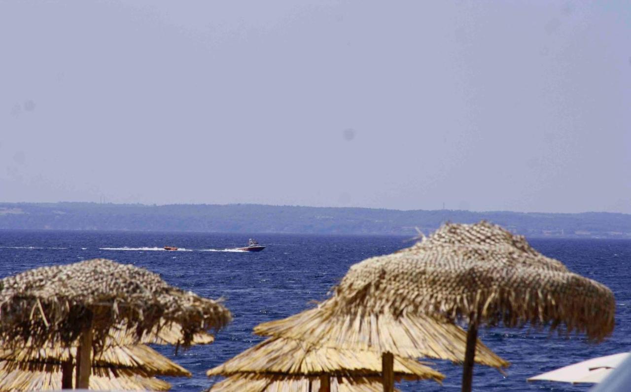 Little Hause Hotel Psakoudia Buitenkant foto