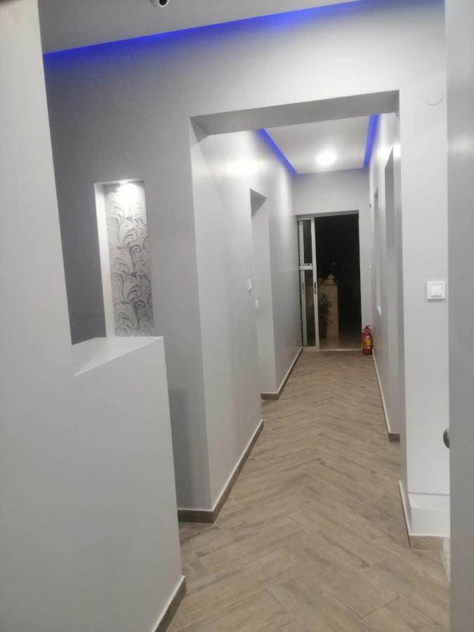 Little Hause Hotel Psakoudia Buitenkant foto